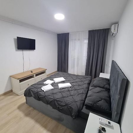 Garsoniera Lux Lorena&Kevin 피테슈티 외부 사진