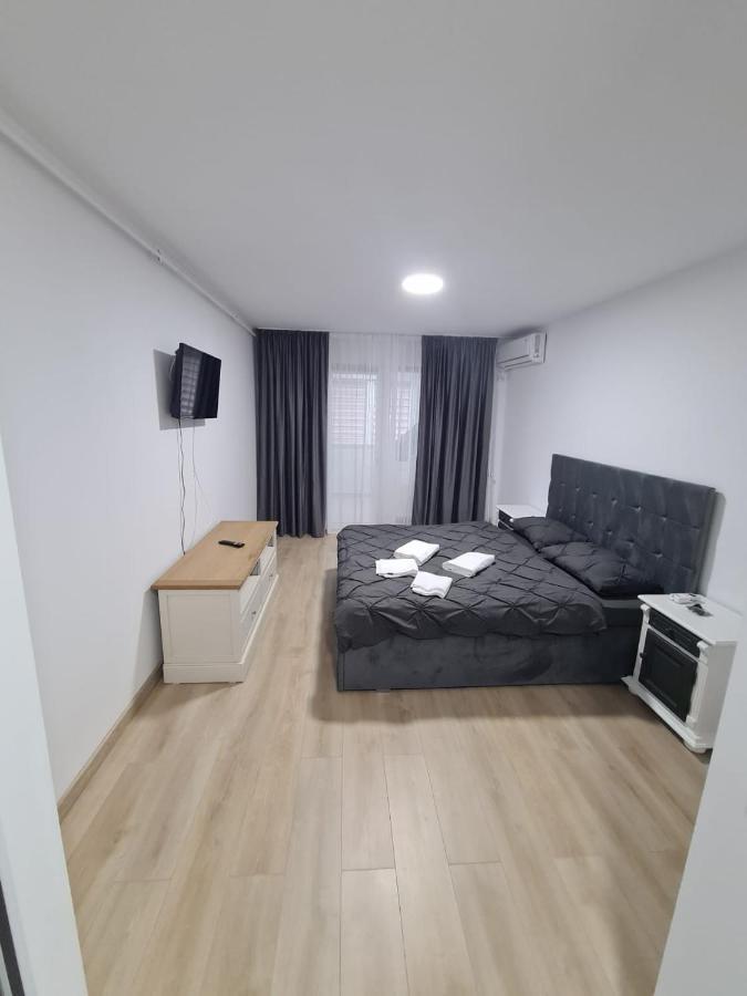 Garsoniera Lux Lorena&Kevin 피테슈티 외부 사진